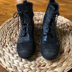 A&M made in Italy ankle boots.